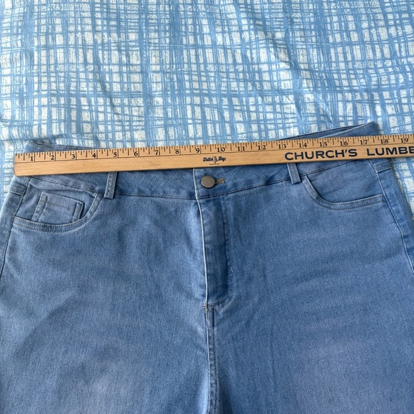Light Blue Crop Denim Stretchy  Jeans | Size XL - Picture 6 of 9
